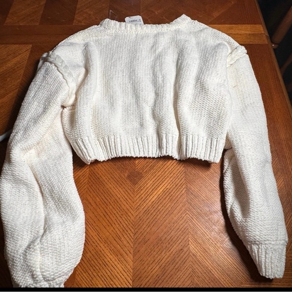 Aubrey Cable Knit Cropped Sweater
SZ XL - Picture 3 of 6